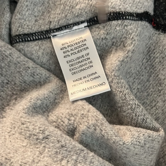 Tommy Bahama Pull Over Shirt - Picture 9 of 9